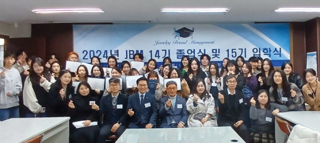 jbm기사445졸업식 단체.jpg